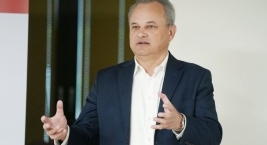 Artur Ostrowski członek zarządu WŁ