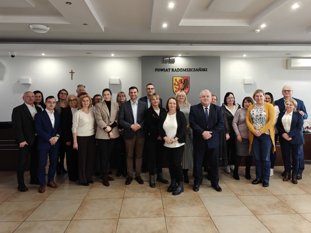 Deinstytucjonalizacja i Centra Usług Społecznych – spotkanie informacyjne w Radomsku